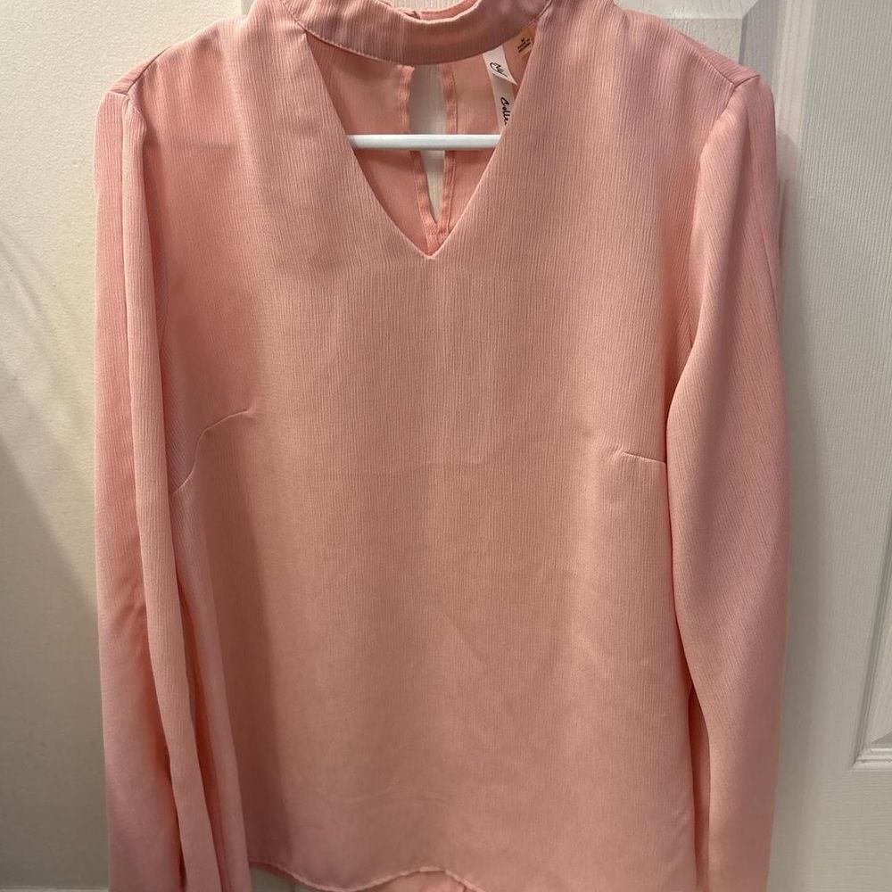 NY Collection Pink long sleeve blouse with cut out neckline Size MD